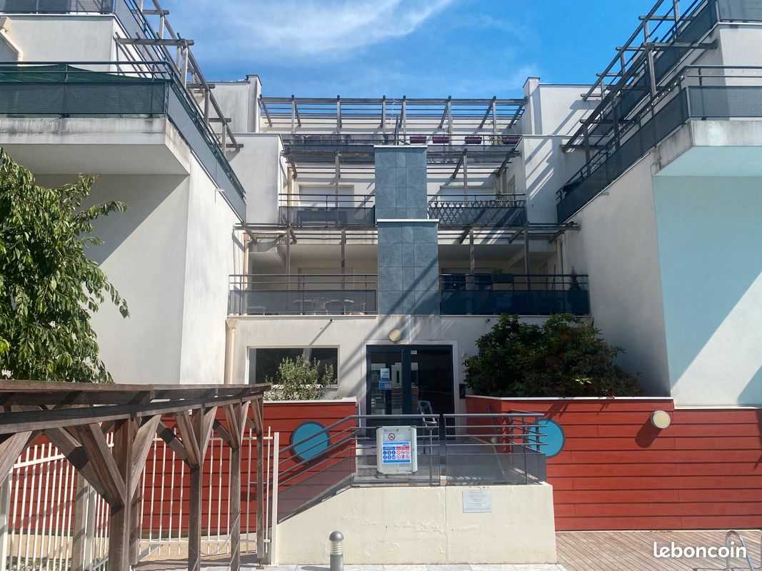 Appartement 2 pièces 42 m² · à Carrières-sous-Poissy · 42 m² · 960 €
