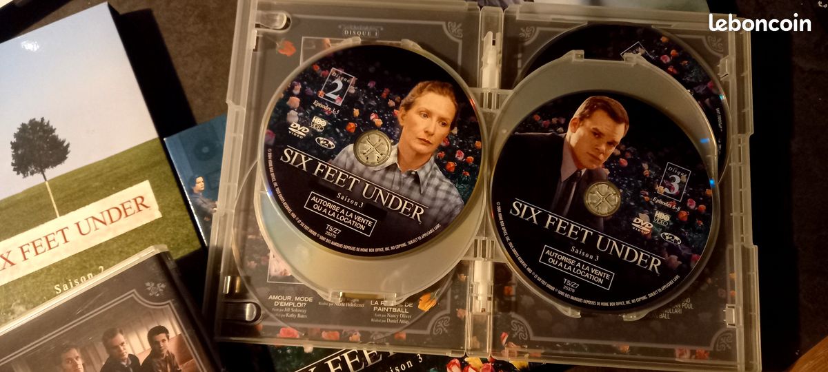 Lot 4 saisons série "SIX FEET UNDER" (image 2)