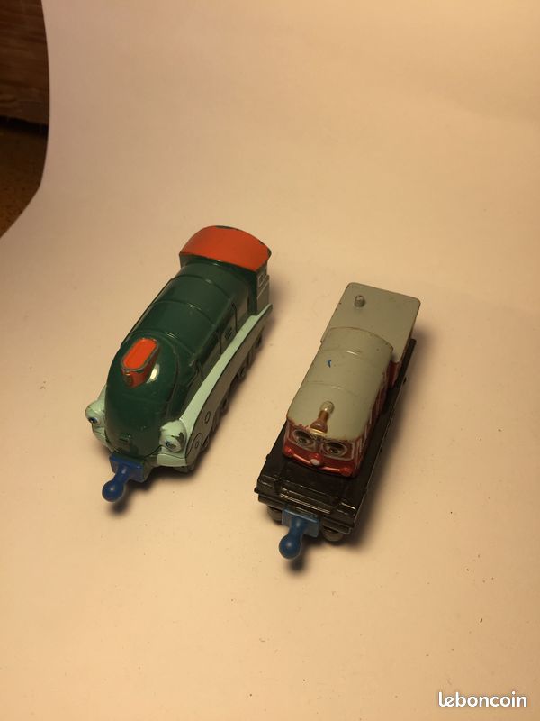 2 petits trains chuggington (image 1)