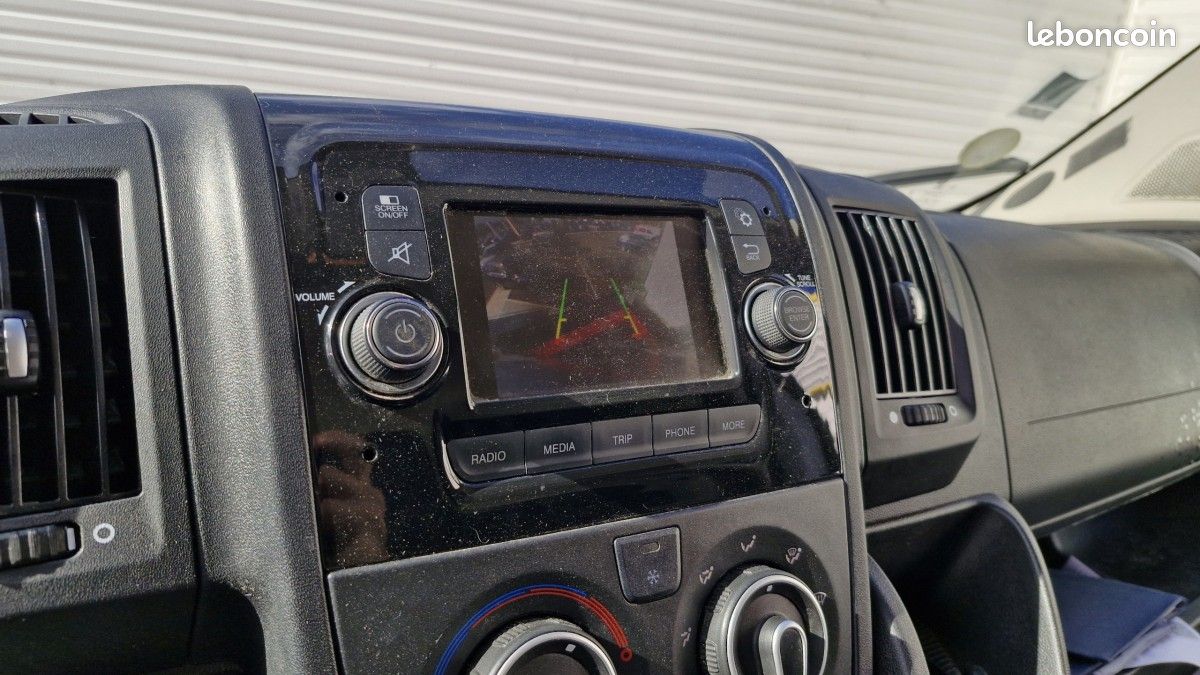 Peugeot Boxer L2H2 BLUEHDI 120 PREMIUM (image 9)