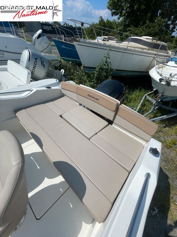 QUICKSILVER ACTIV 555 CABINE (millésime 2018) + MOTEUR MERCURY 100 CV (180h) (image 5)