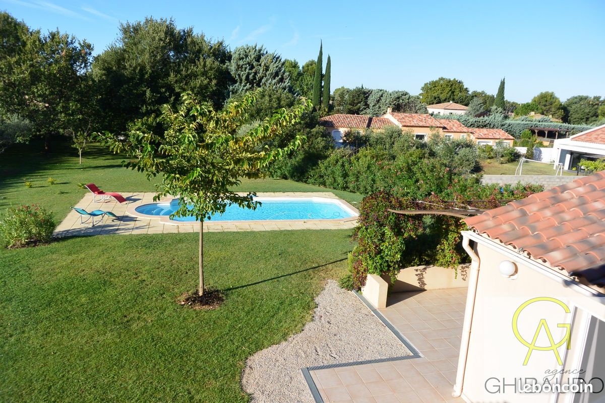 Maison 7 pièces 160 m² · à Aix-en-Provence · 160 m² · 3 450 €/mois