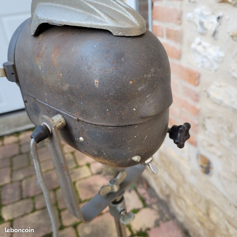 Ancien projecteur Lita avec trépied vintage (image 10)