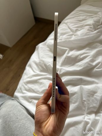 IPad Air 5ème génération — 10,9" — 256 Go — Starlight — iOS 26 6