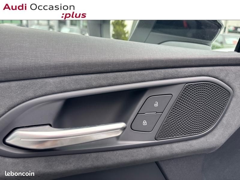 Audi Q3 1.5 e-hybrid 272ch S line S tronic 6 (image 17)
