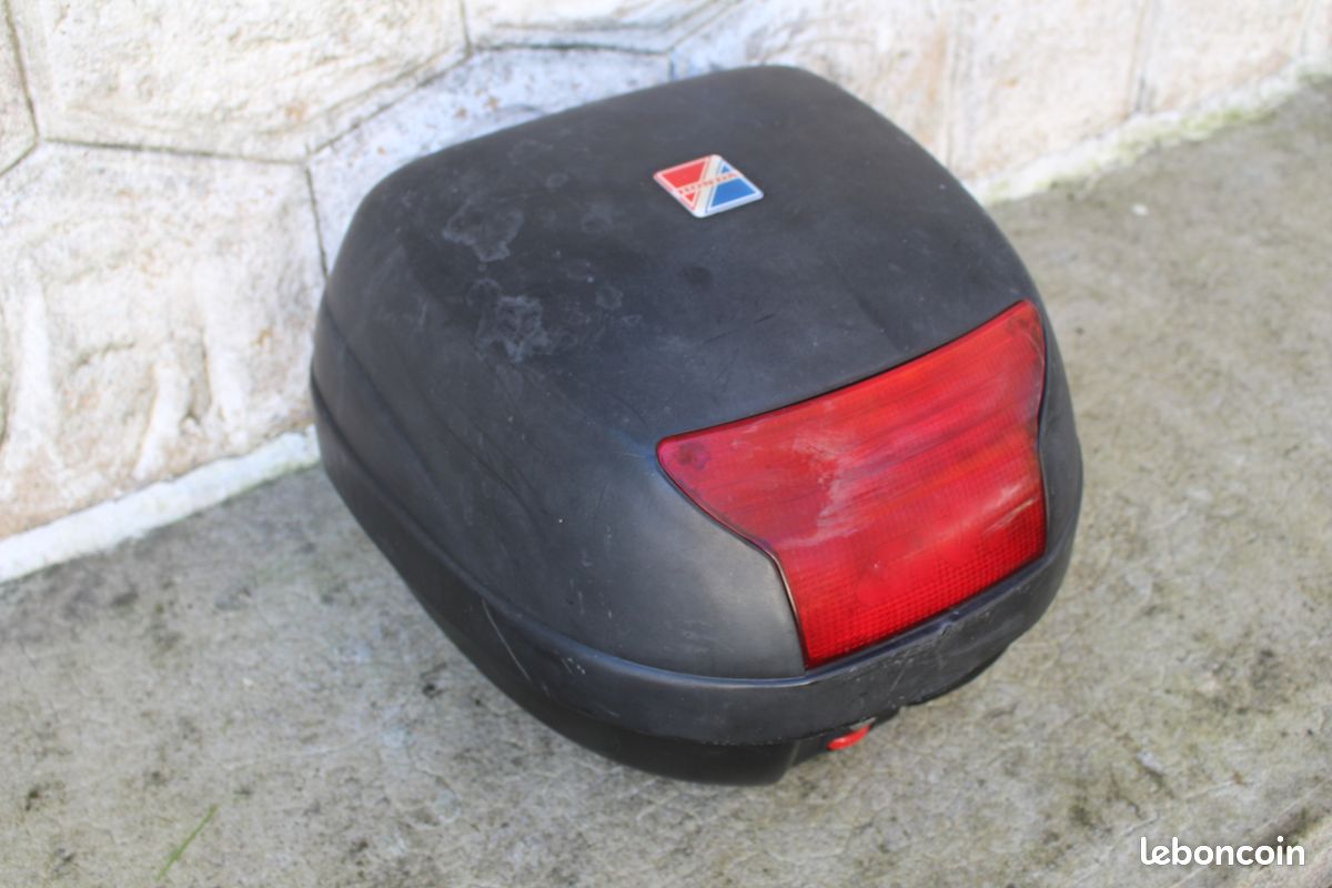 Top case GIVI (image 1)