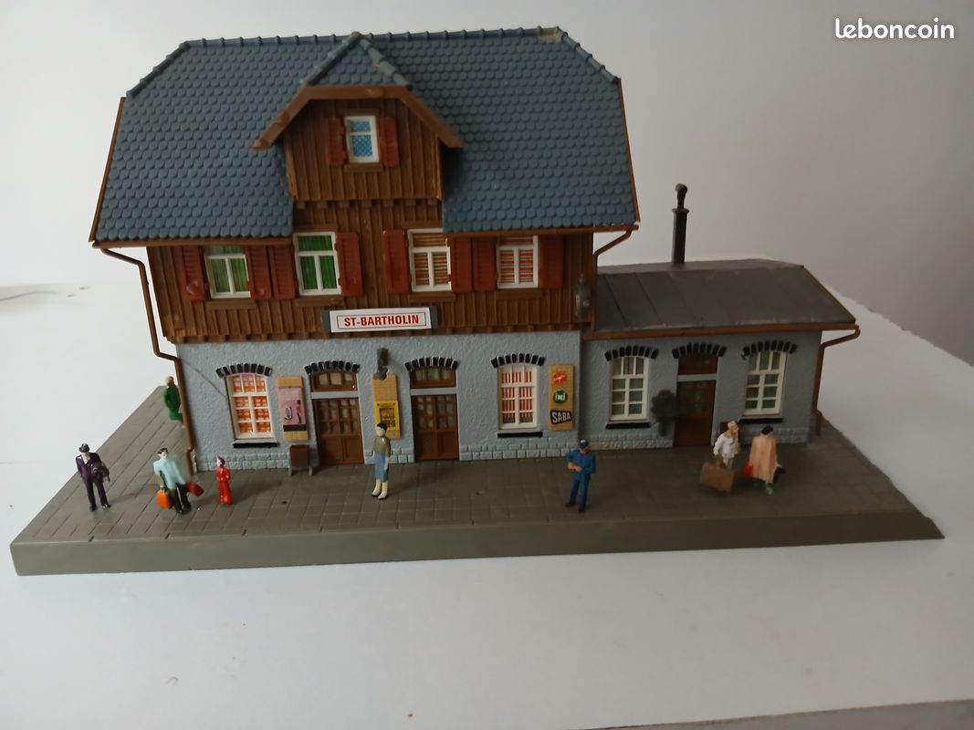 Maquette FALLER / VOLLMER / POLA - Maison Ou Garage HO - Occasion En Bon état
