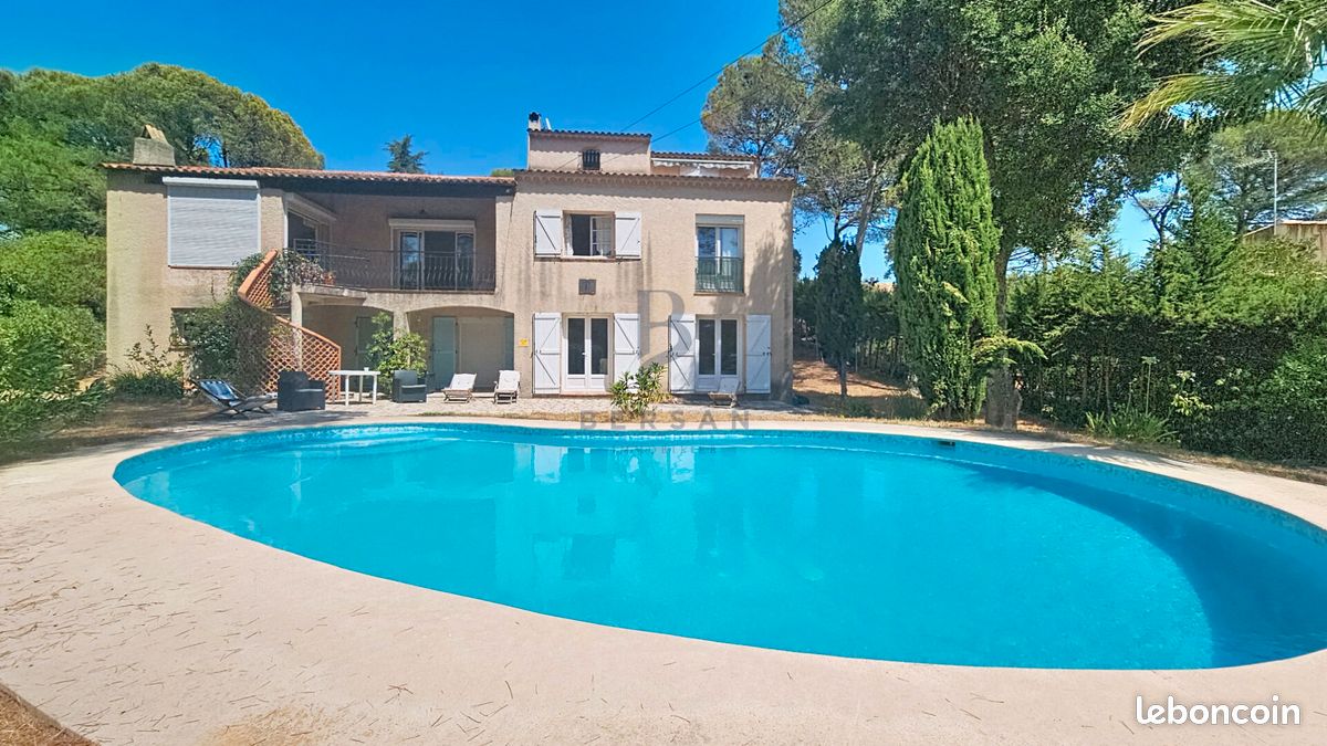 Maison 10 pièces 277 m² · à Saint-Raphaël · 277 m² · 1 095 000 €