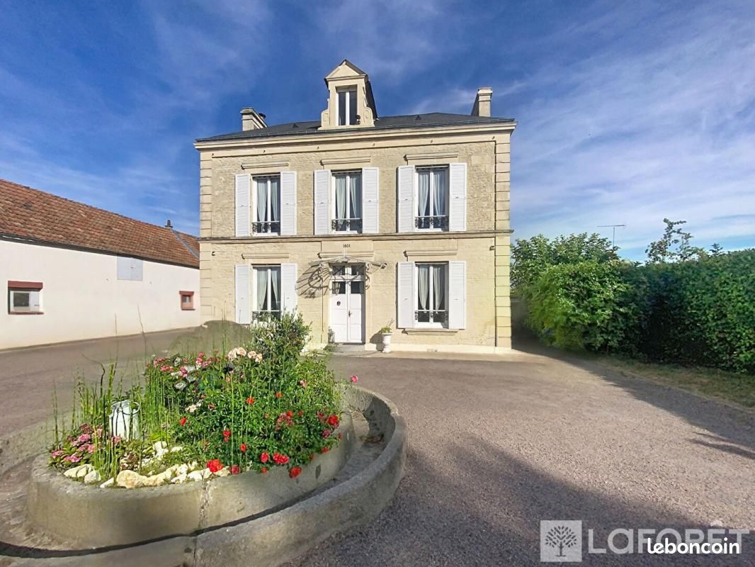 Maison 6 pièces 150 m² · à Petiville · 150 m² · 710 000 €