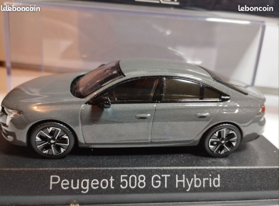 Voiture miniature Peugeot 508 GT Hybrid 2023 Gris Sélénium 1/43