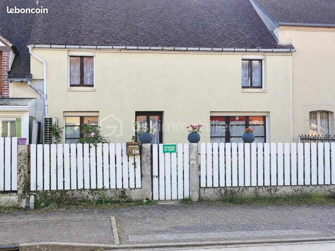 Maison 5 pièces 105 m² · à Bléneau · 105 m² · 65 000 €