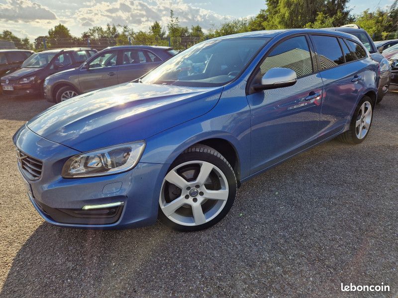 Volvo V60 D3 150CH MOMENTUM GEARTRONIC * ATTELAGE * BLUETOOTH * SUIVI COMPLET (image 20)