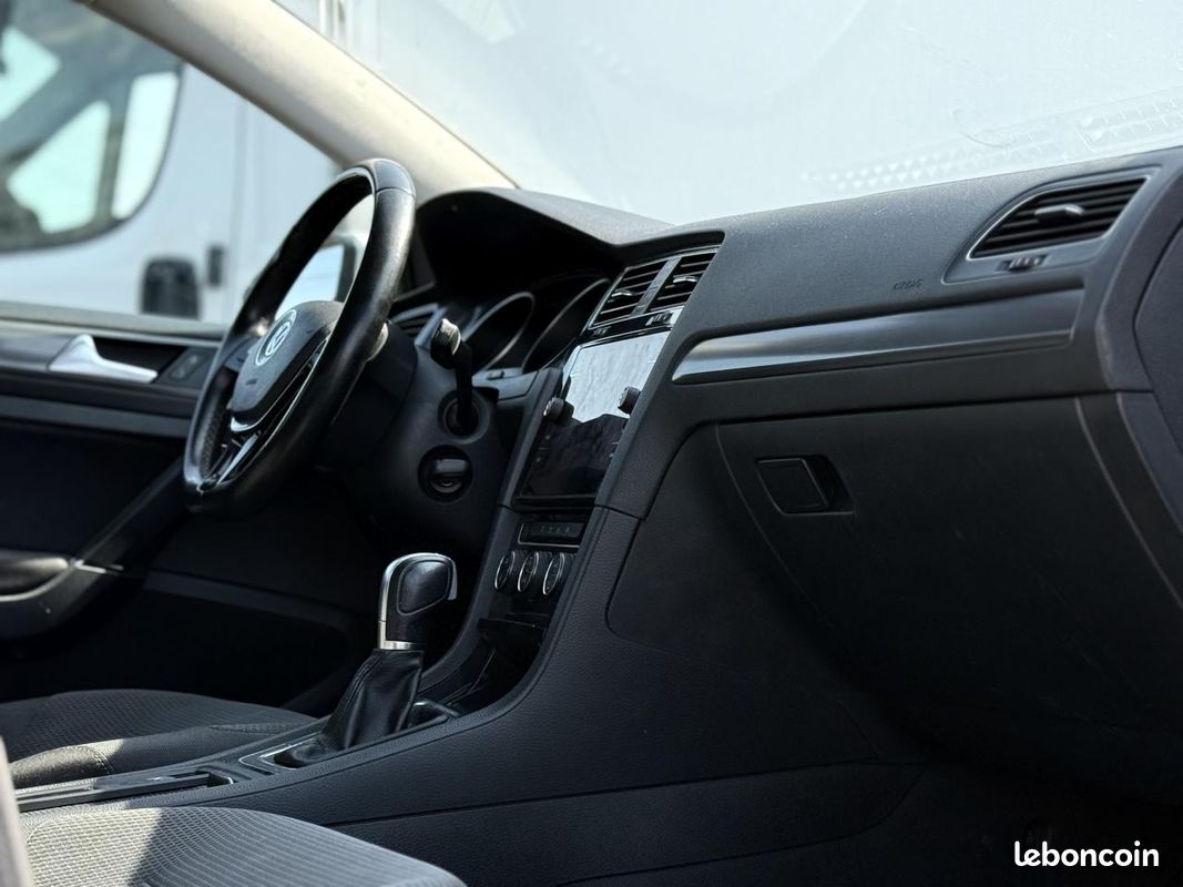 VOLKSWAGEN GOLF VII SW 1.6 TDI 115 BlueMotion DSG7 PHASE 2 (image 23)