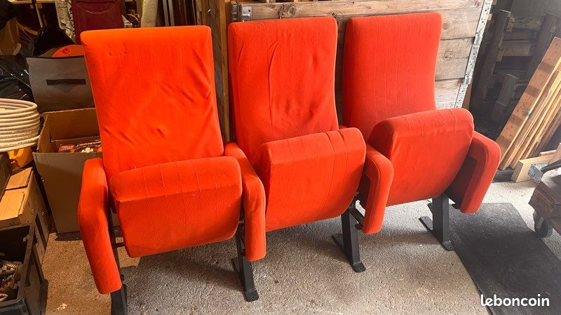 Vend 3 fauteuils cinéma/théâtre (image 1)