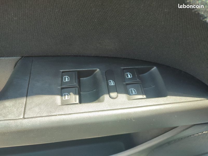 Seat LEON 2.0 TDI140 STYLANCE (image 19)