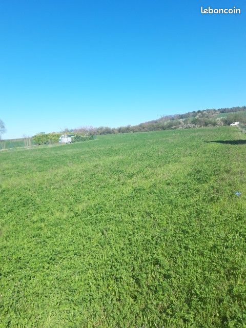 Terrain 700 m² Hermes · 86 000 €