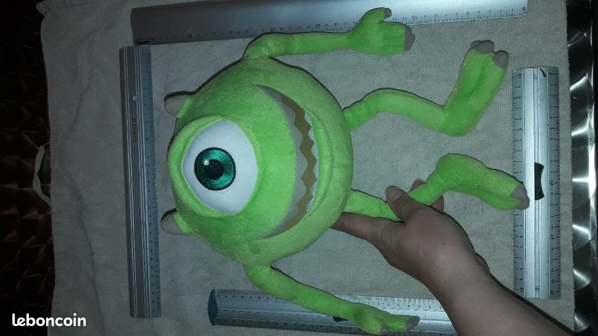 Monstre et compagnie peluche (image 1)
