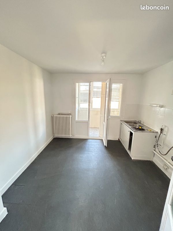 Appartement 5 pièces 93 m² · à Saint-Étienne · 93 m² · 939 €