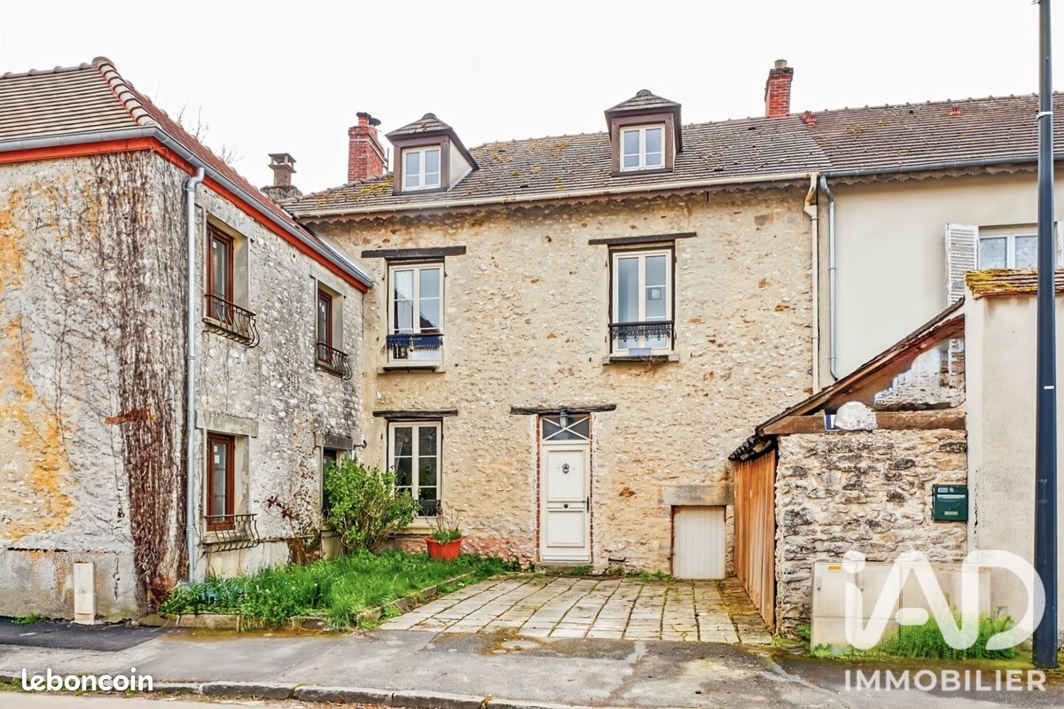 Maison 7 pièces 190 m² · à Chenoise-Cucharmoy · 190 m² · 219 900 €