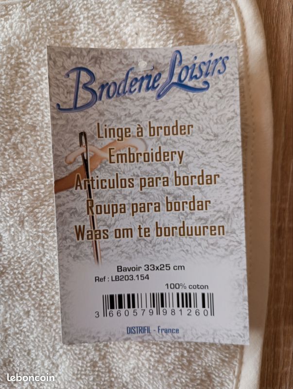 Bavoir à broder (image 2)