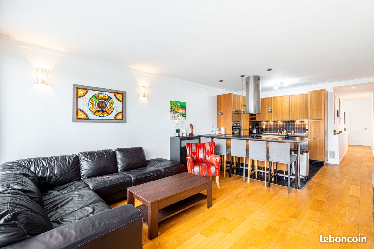 Appartement 3 pièces 86 m² · à Paris · 86 m² · 2 700 €/mois