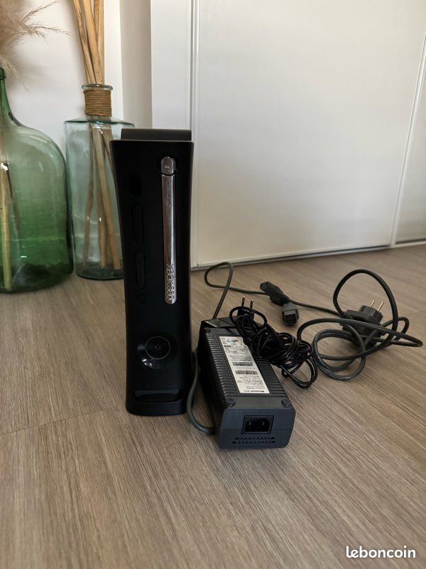Xbox 360 (image 1)