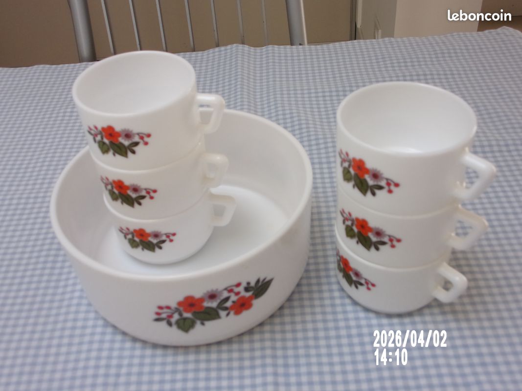 Ensemble de six tasses vintage - Arcopal