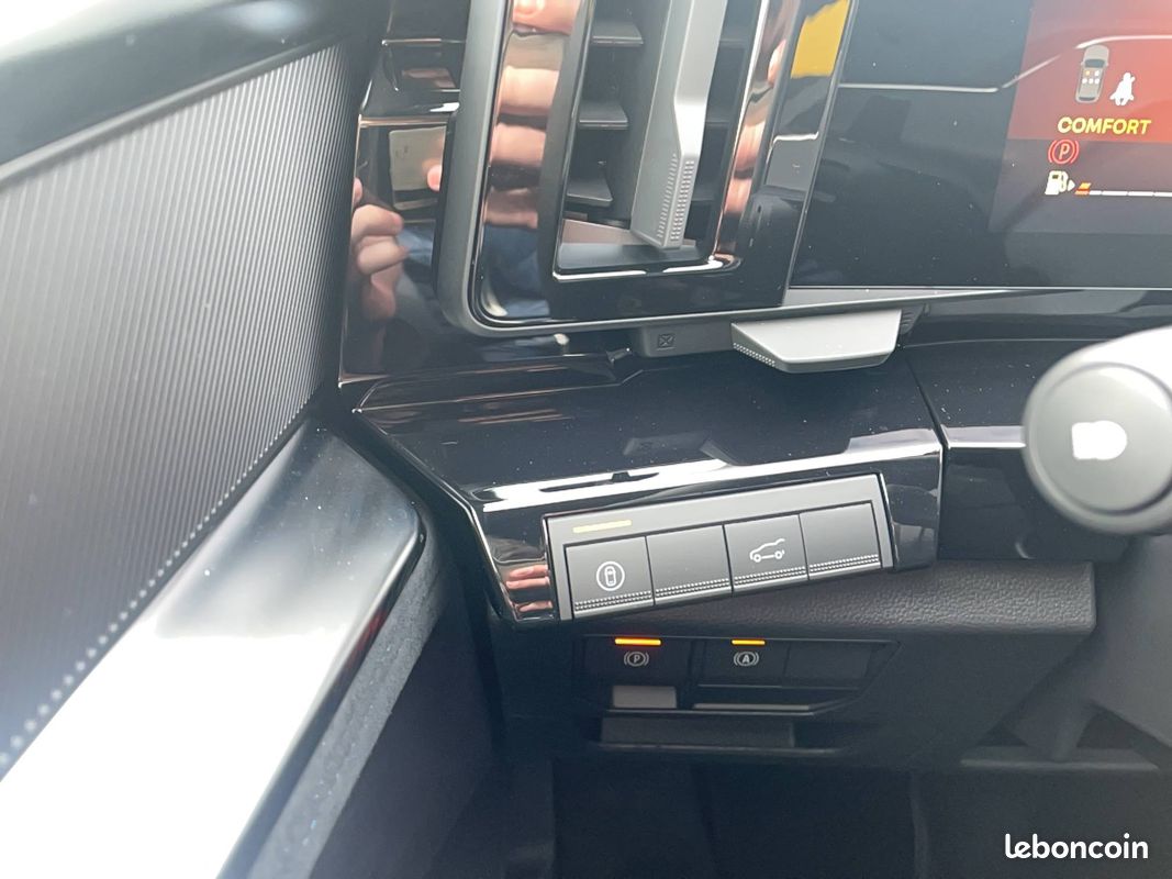 RENAULT Austral full hybrid E-Tech 200 ch Esprit Alpine (image 16)