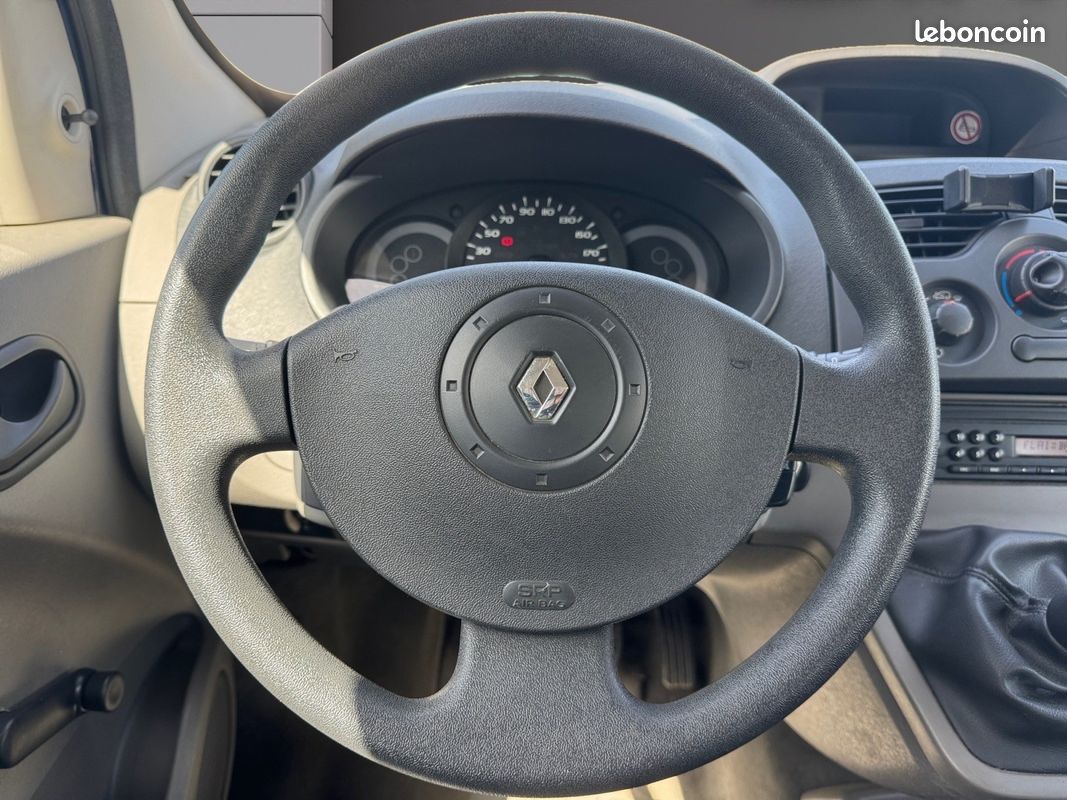 RENAULT KANGOO 1.5 dCi 70 eco2 Authentique 5 Places Garantie 12 mois (image 10)