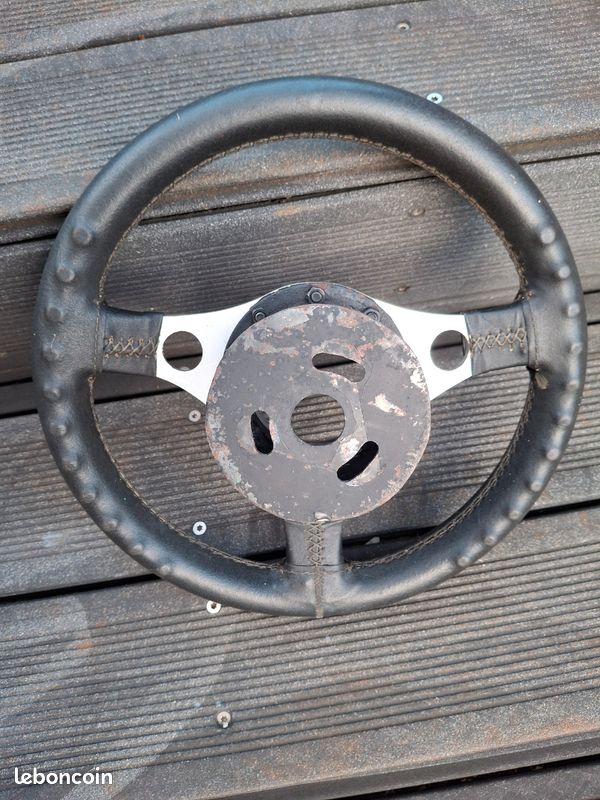 Volant sport (image 3)
