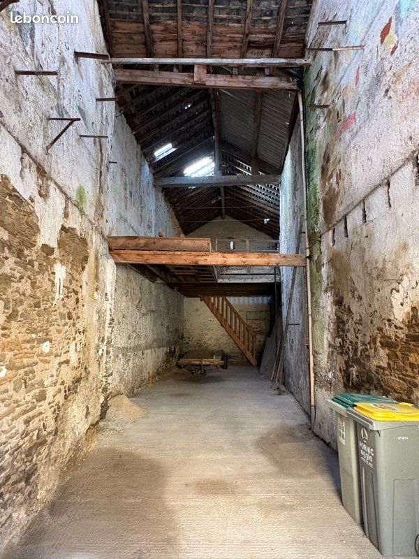 Bâtiment ancien en pierre à fort potentiel (image 2)