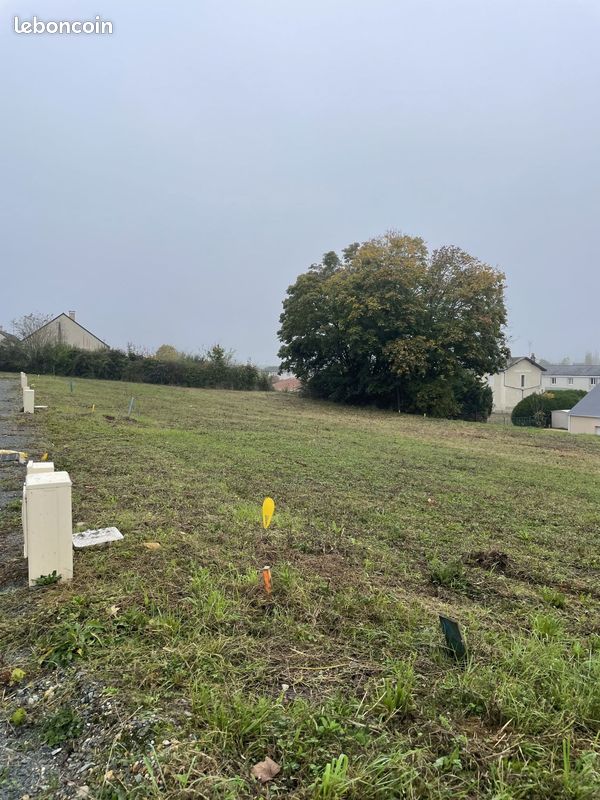 Terrain à bâtir de 383 m² à LEZIGNE (49) · à Huillé-Lézigné · 39 066 €