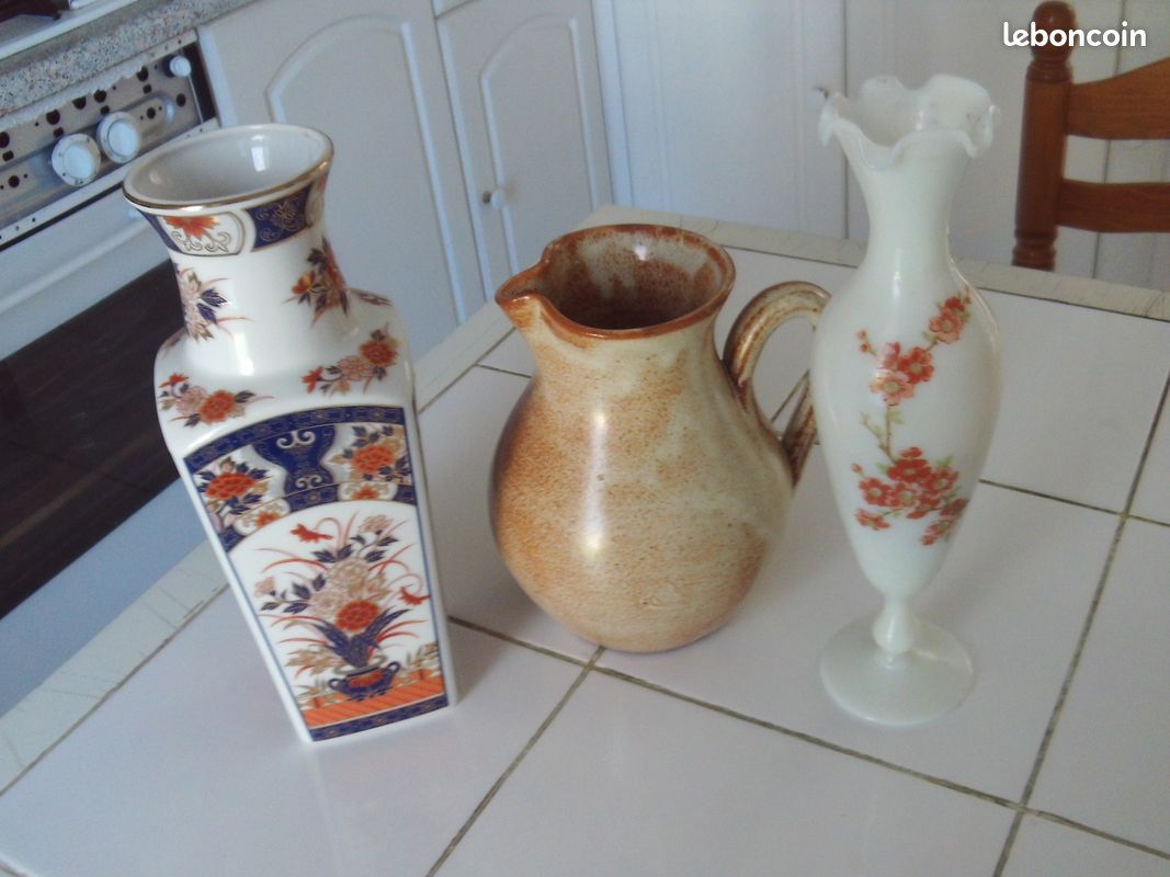 Lot De 2 Anciens Bougeoirs Métal Doré – Forme Vase/Cruche – 20 Cm – Rustique