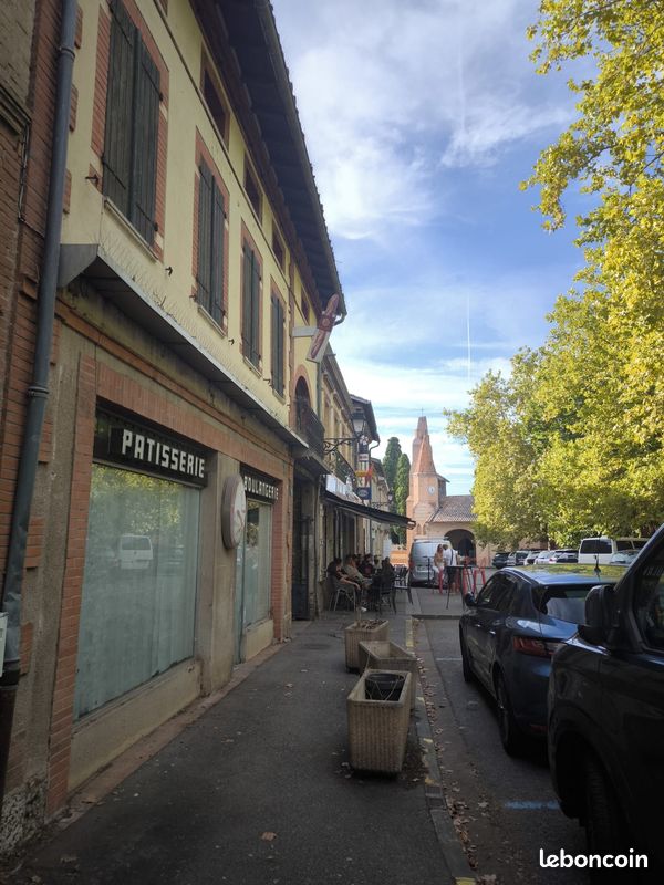 8 pièces 371 m² · à Pechbonnieu · 371 m² · 216 000 €