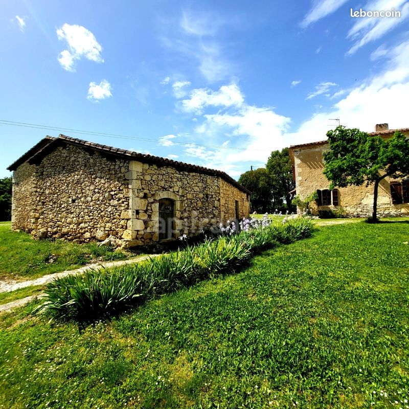 Maison 8 pièces 220 m² · à Saint-Clar · 220 m² · 220 000 €