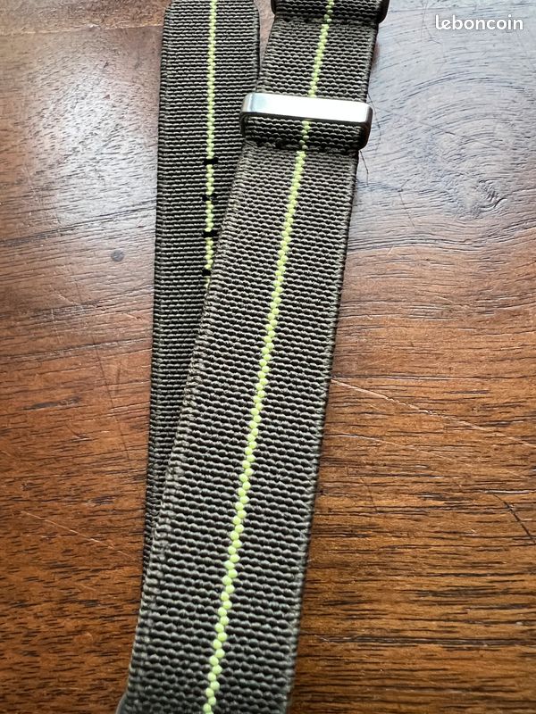 Bracelet de montre NATO en nylon extensible vert militaire 18mm neuf - Montres & Bijoux