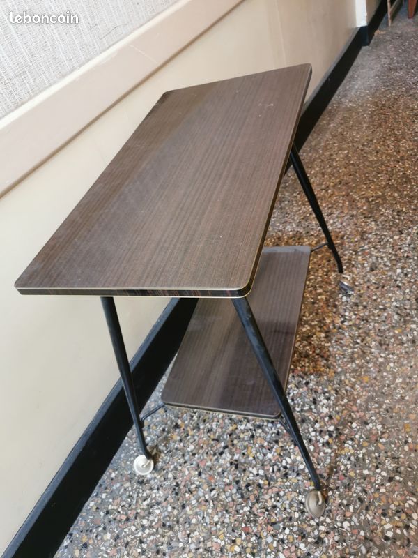 Table à roulettes (image 1)