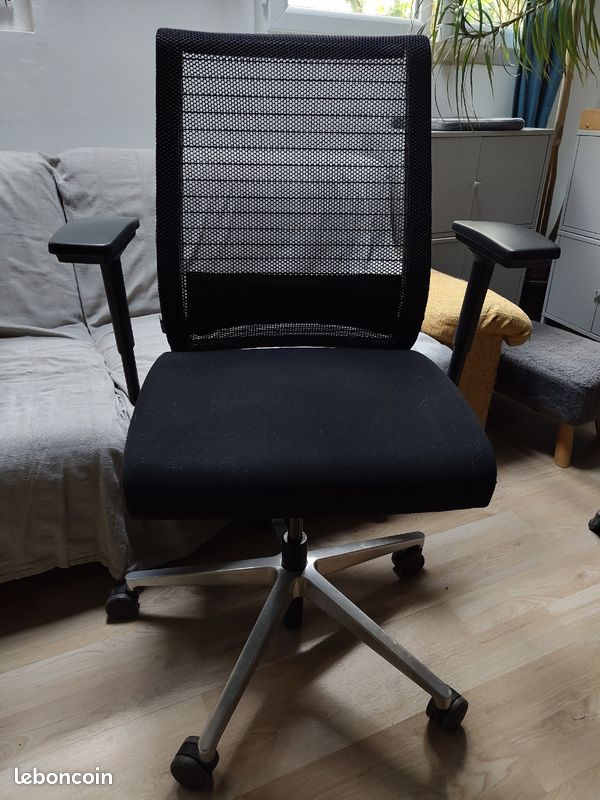 Chaise de bureau érgonomique Steelcase Think V2 (image 1)