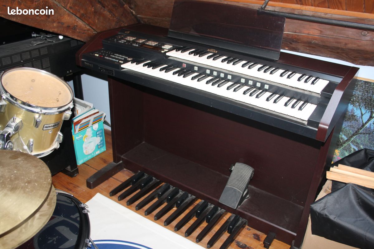 Orgue Roland AT-15 - Instruments de musique