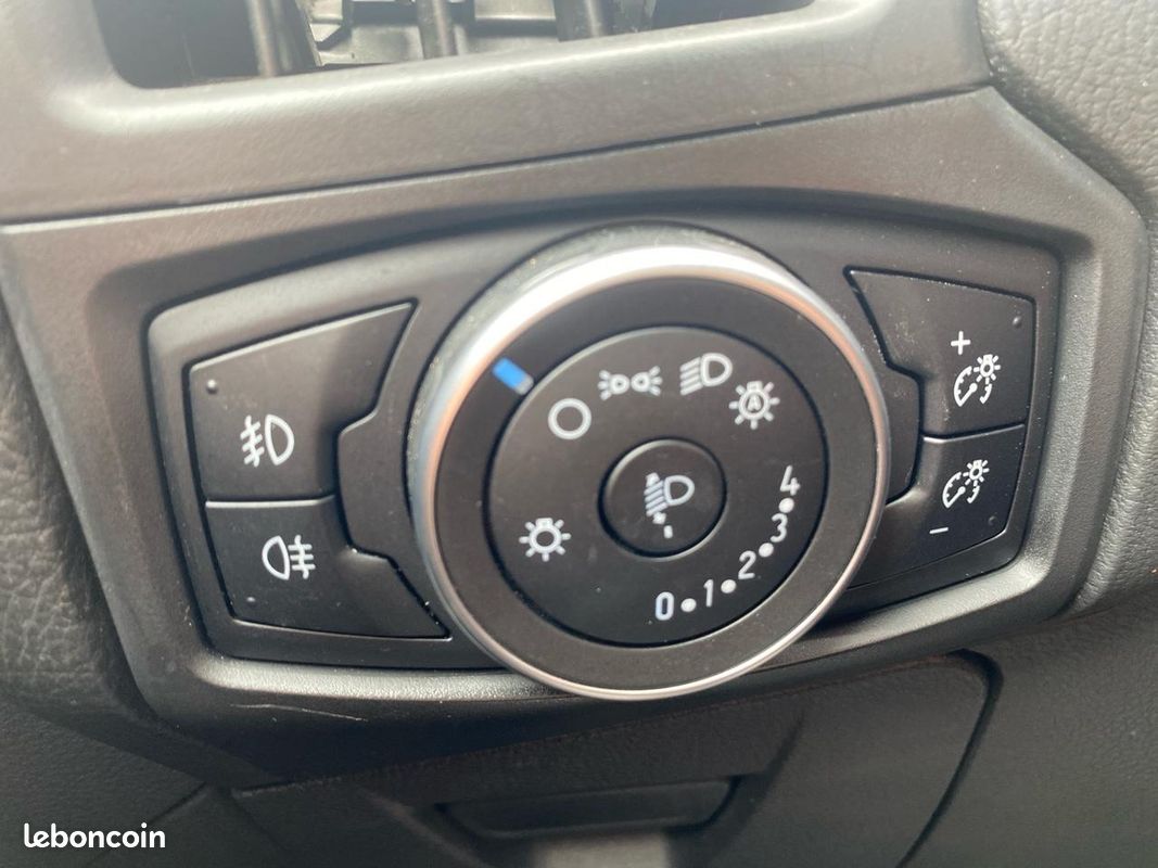 FORD FOCUS 1.5 ecoboost 182 titanium (image 23)