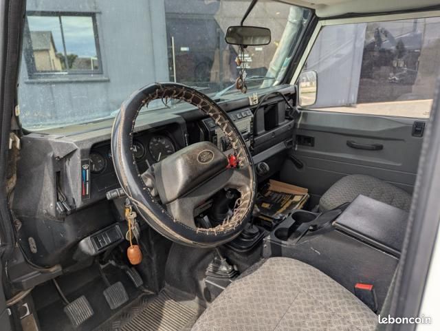 Land Rover Defender 110 TD5 (image 5)