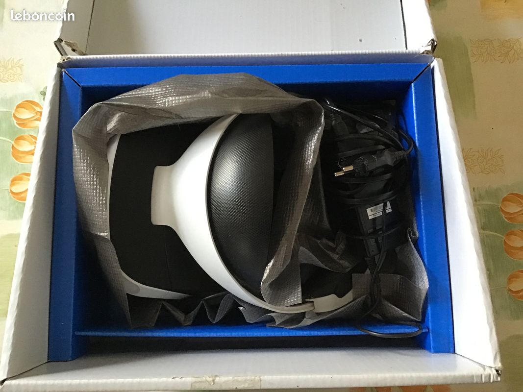 Casque PlayStation VR pour PS4 avec PlayStation Camera et 2 manettes VR (image 5)