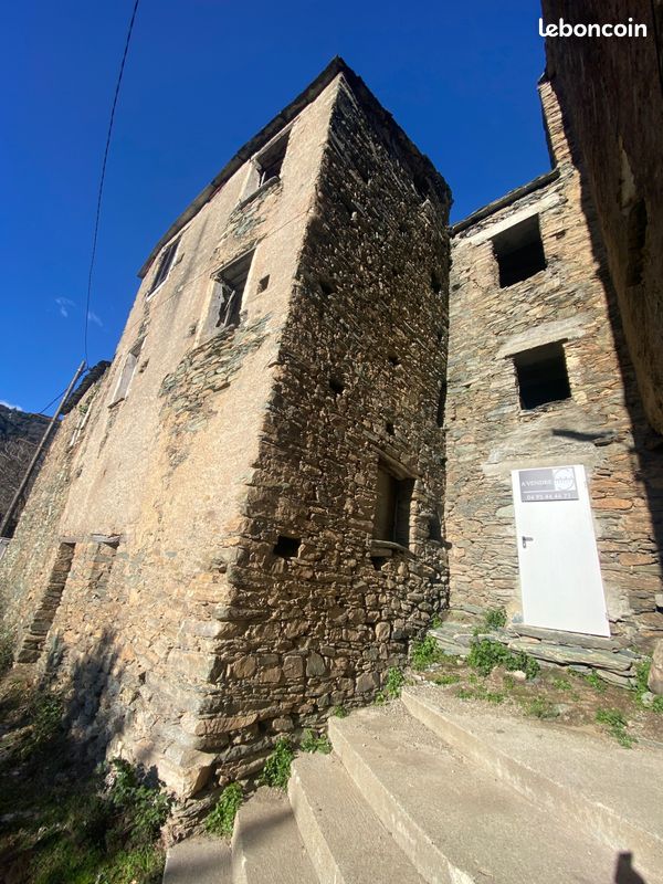 Maison 4 pièces 95 m² · à Ortiporio · 95 m² · 57 000 €