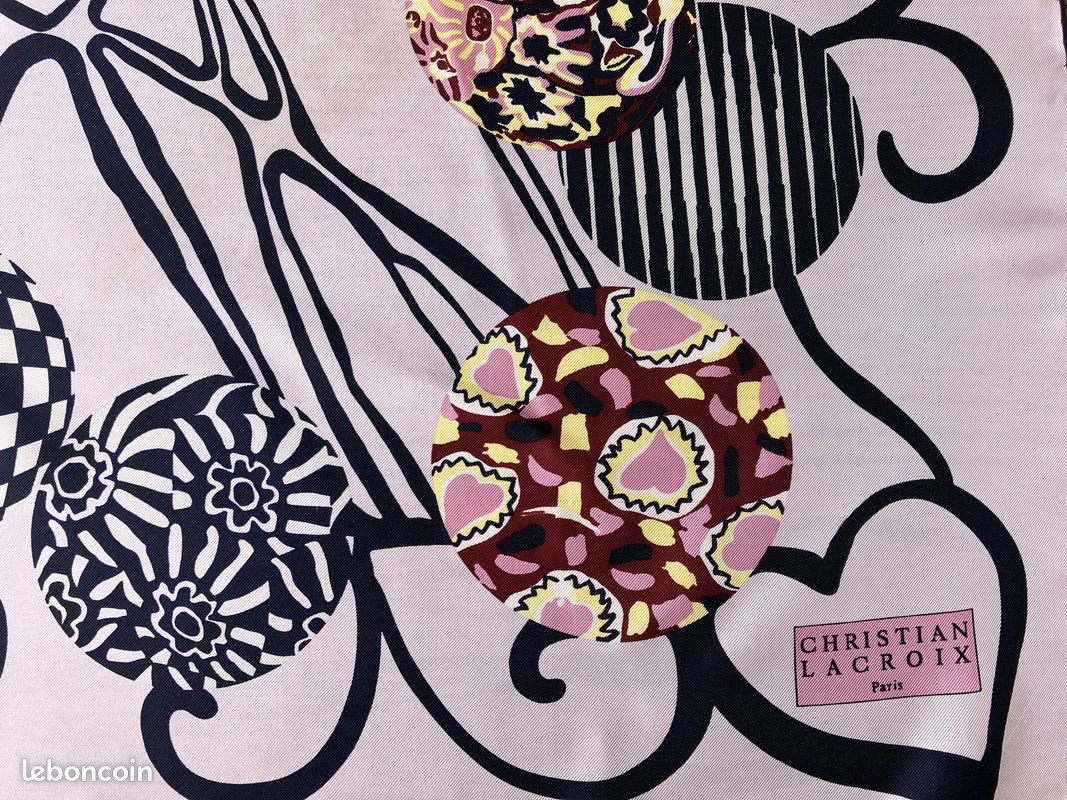 Foulard Christian Lacroix en soie (image 2)