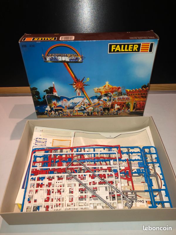 Faller - F180440 - Lot De 8 Parasols Pour Modélisme Ferroviaire / Maquettes - Échelle HO (1:87)