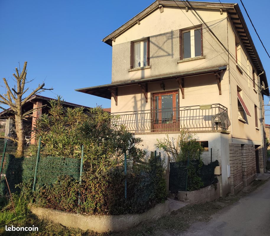 Maison 6 pièces 89 m² · à Livinhac-le-Haut · 89 m² · 67 000 €