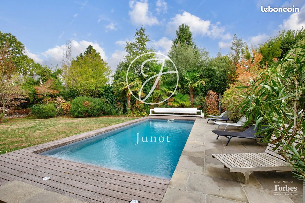 Maison 9 pièces 251 m² · à La Celle-Saint-Cloud · 251 m² · 1 690 000 €