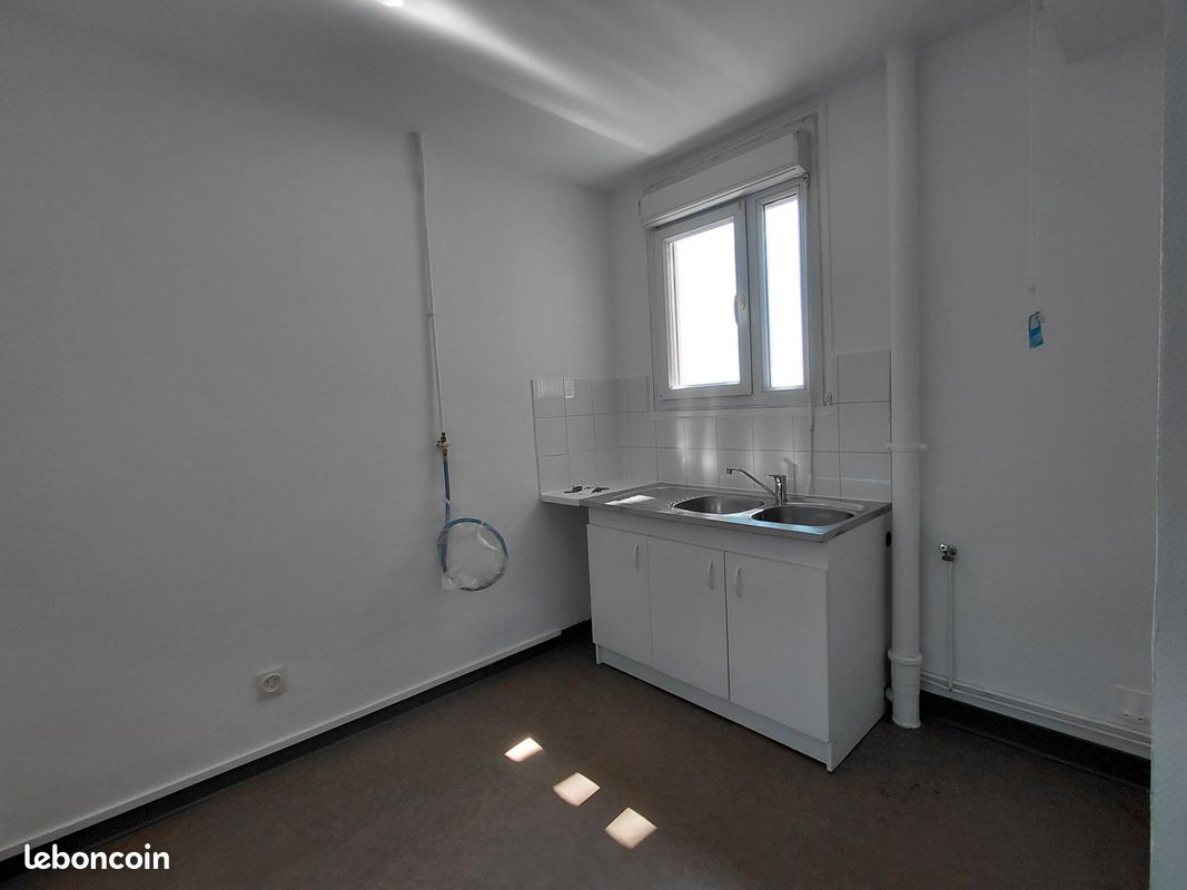 Appartement 1 pièce 38 m² · à Saint-Dizier · 38 m² · 353 €