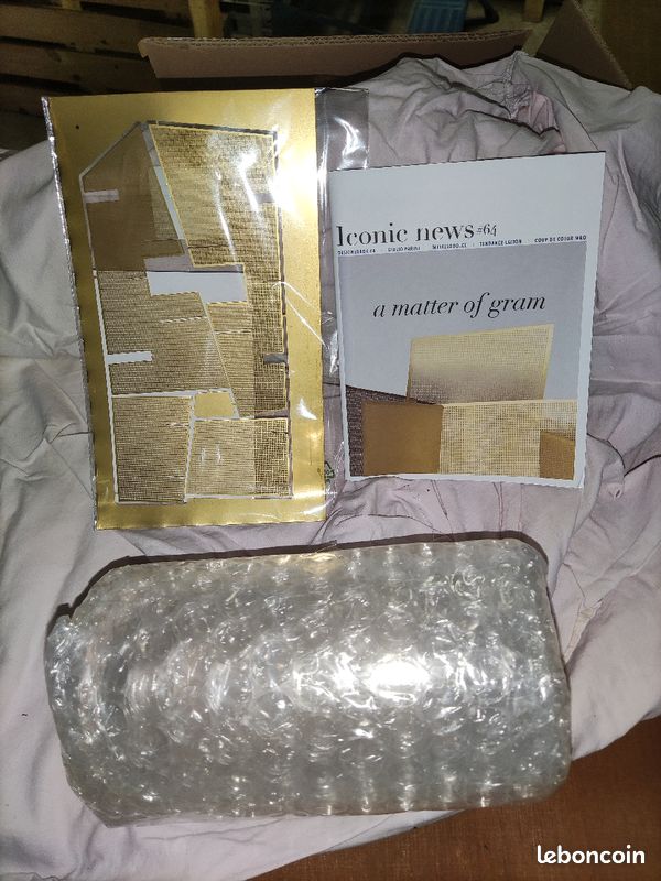 Designer box (image 1)