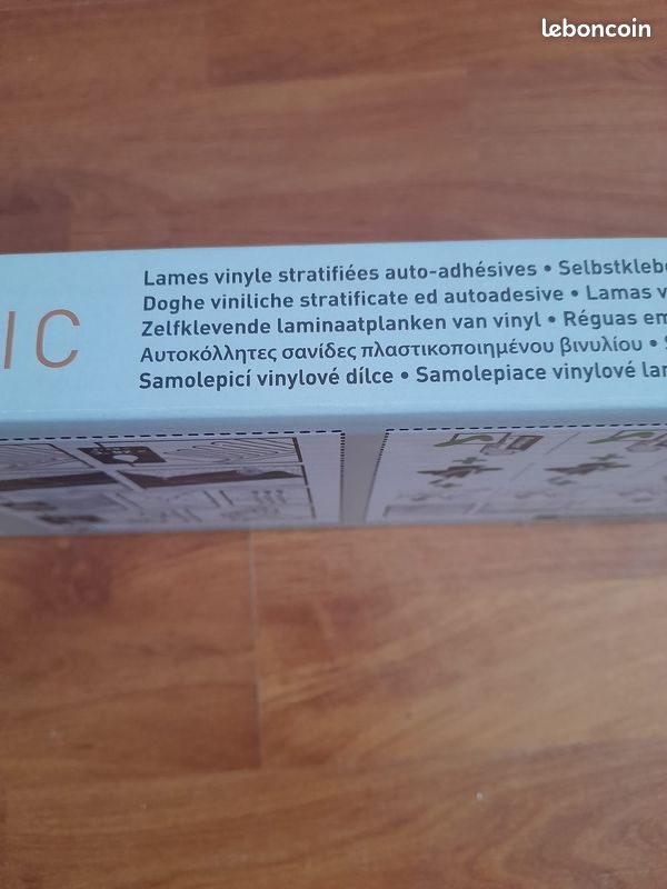 Lames vinyle stratifiées auto-adhésives (image 2)